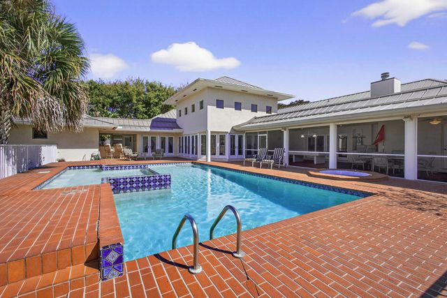 5564 Whirlaway Road, Palm Beach Gardens, FL 33418