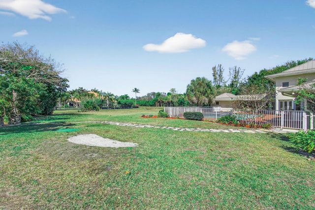 5564 Whirlaway Road, Palm Beach Gardens, FL 33418