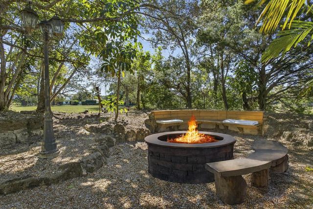 5564 Whirlaway Road, Palm Beach Gardens, FL 33418