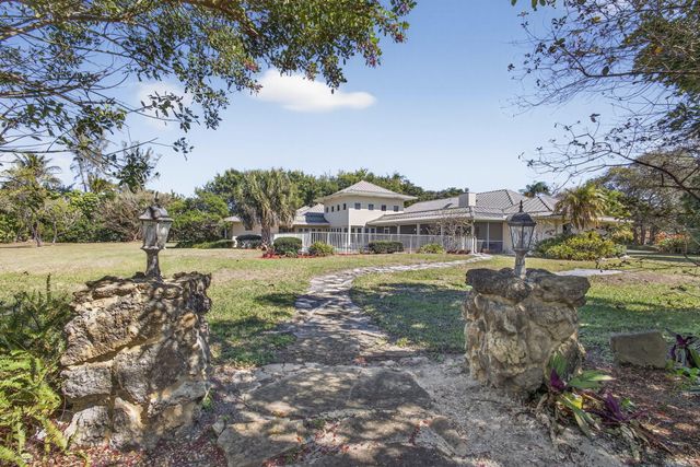 5564 Whirlaway Road, Palm Beach Gardens, FL 33418