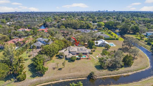 5564 Whirlaway Road, Palm Beach Gardens, FL 33418