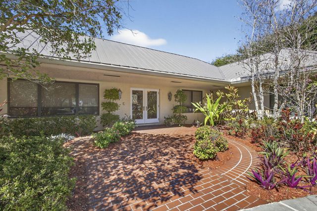 5564 Whirlaway Road, Palm Beach Gardens, FL 33418