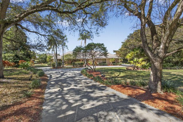 5564 Whirlaway Road, Palm Beach Gardens, FL 33418