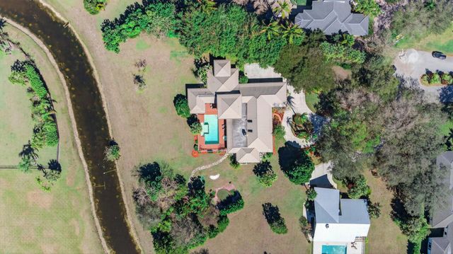 5564 Whirlaway Road, Palm Beach Gardens, FL 33418