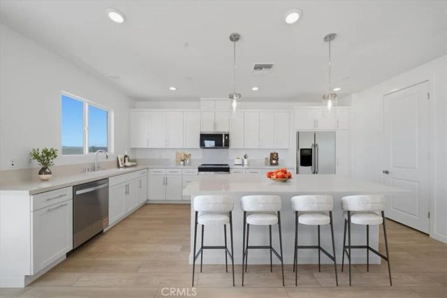 3264 E Avenue J-3, Lancaster, CA 93535