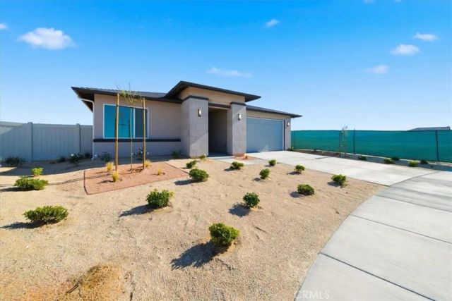 3264 E Avenue J-3, Lancaster, CA 93535