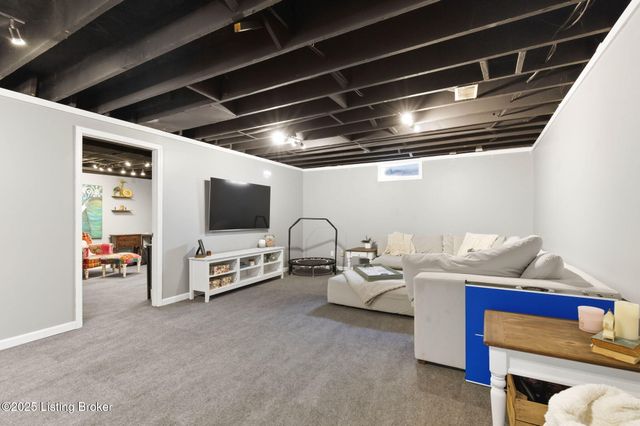 1239 Westlynne Way 2, Louisville, KY 40222