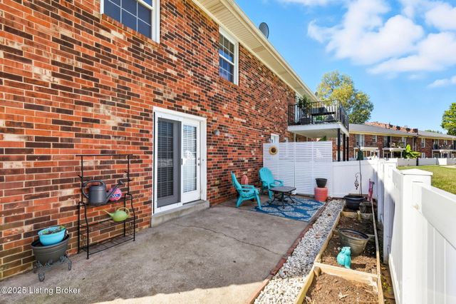 1239 Westlynne Way 2, Louisville, KY 40222