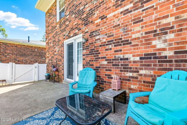 1239 Westlynne Way 2, Louisville, KY 40222