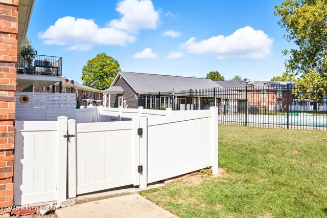 1239 Westlynne Way 2, Louisville, KY 40222