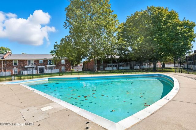 1239 Westlynne Way 2, Louisville, KY 40222