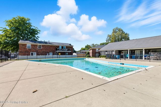 1239 Westlynne Way 2, Louisville, KY 40222