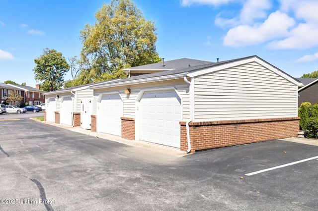 1239 Westlynne Way 2, Louisville, KY 40222