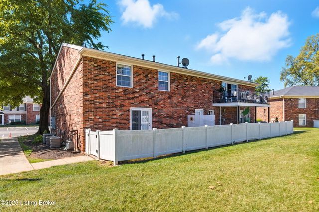 1239 Westlynne Way 2, Louisville, KY 40222