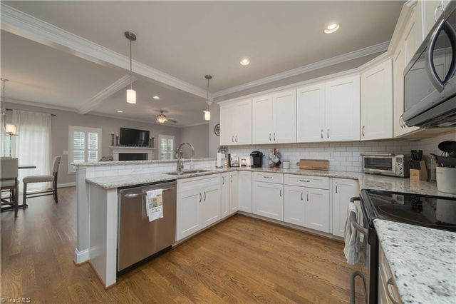6624 Springfield Village Lane, Clemmons, NC 27012