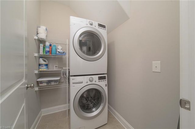 6624 Springfield Village Lane, Clemmons, NC 27012