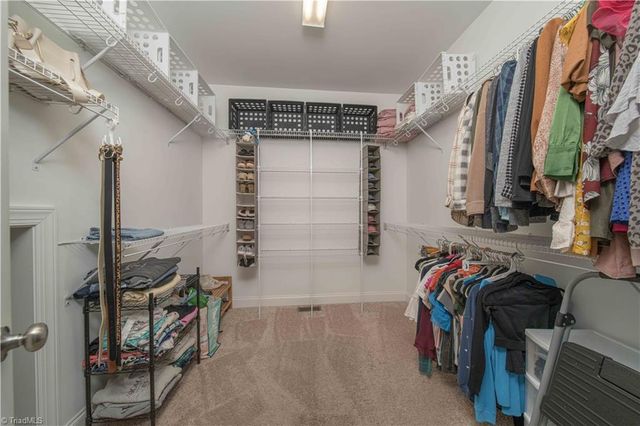 6624 Springfield Village Lane, Clemmons, NC 27012