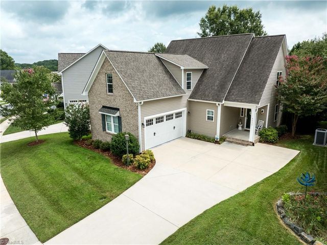 6624 Springfield Village Lane, Clemmons, NC 27012