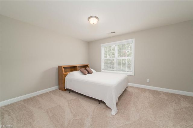 6624 Springfield Village Lane, Clemmons, NC 27012