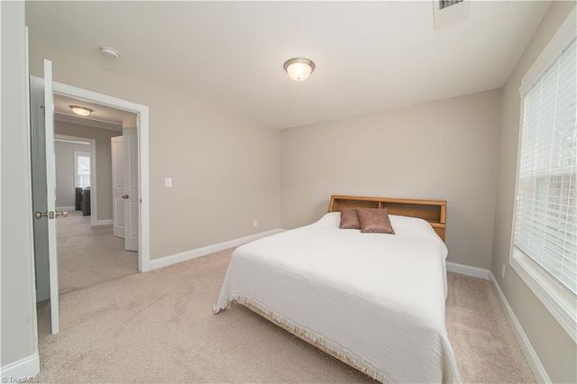 6624 Springfield Village Lane, Clemmons, NC 27012