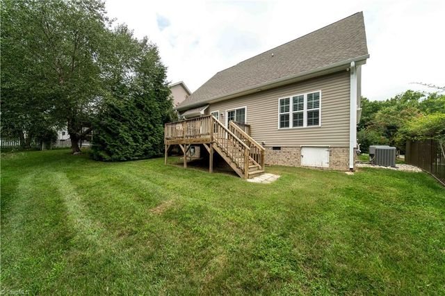 6624 Springfield Village Lane, Clemmons, NC 27012