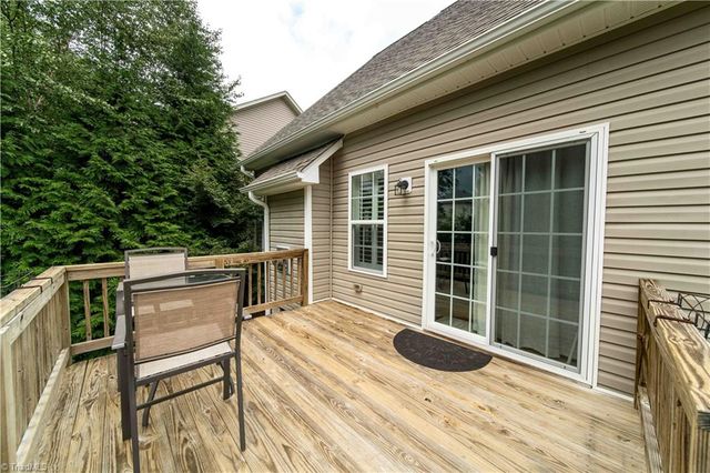6624 Springfield Village Lane, Clemmons, NC 27012