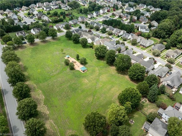 6624 Springfield Village Lane, Clemmons, NC 27012