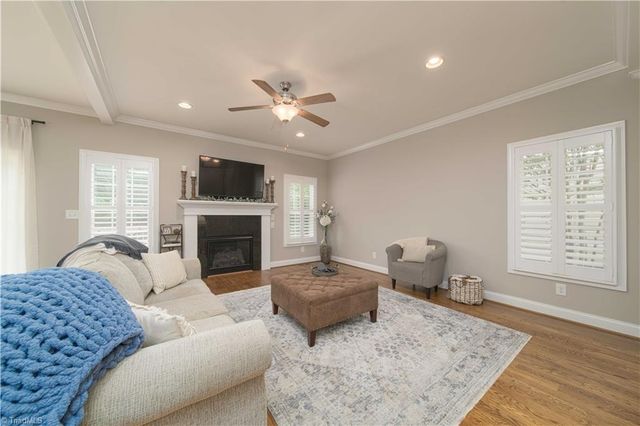 6624 Springfield Village Lane, Clemmons, NC 27012