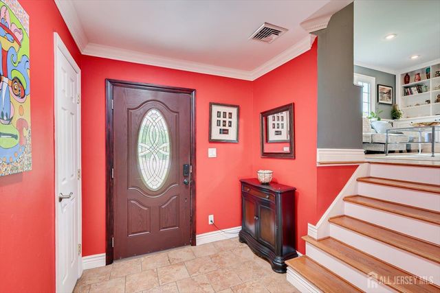 10 Falcon Drive, Edison, NJ 08820