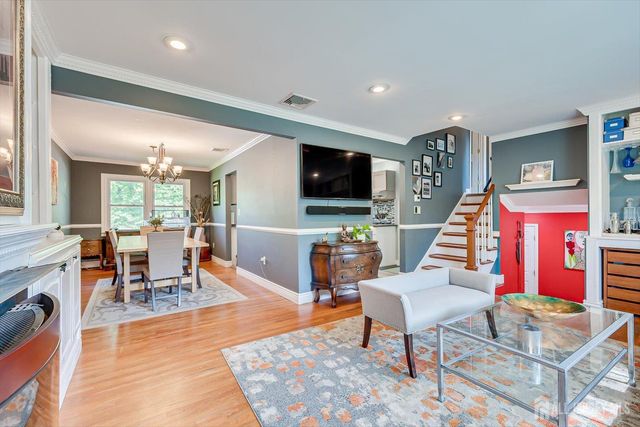 10 Falcon Drive, Edison, NJ 08820