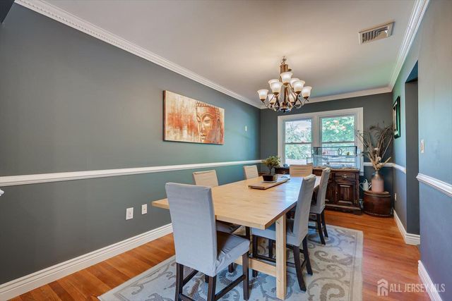 10 Falcon Drive, Edison, NJ 08820