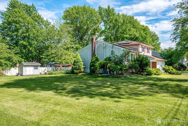 10 Falcon Drive, Edison, NJ 08820