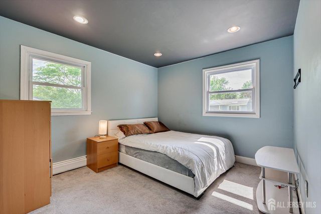 10 Falcon Drive, Edison, NJ 08820