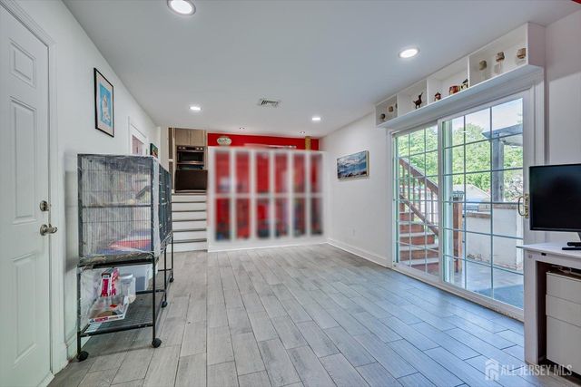 10 Falcon Drive, Edison, NJ 08820