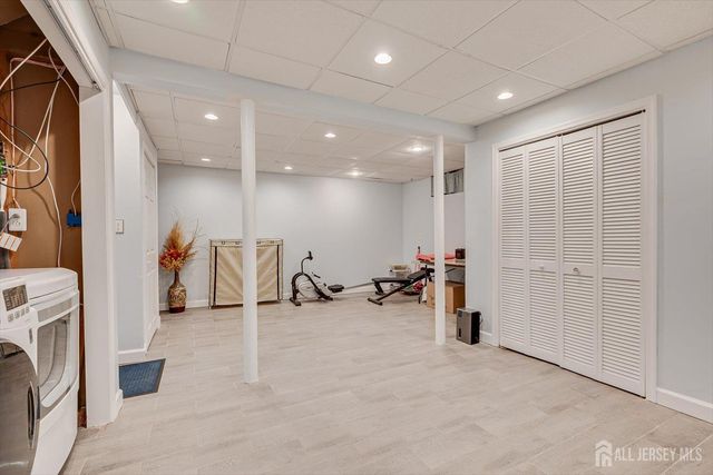 10 Falcon Drive, Edison, NJ 08820