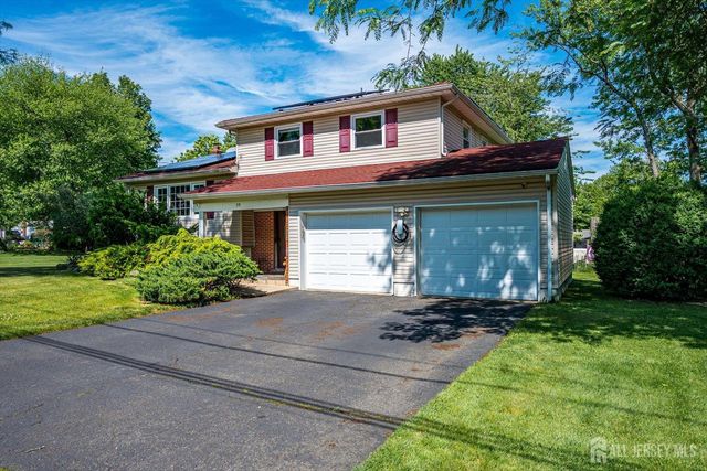 10 Falcon Drive, Edison, NJ 08820