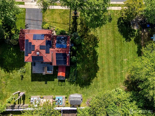 10 Falcon Drive, Edison, NJ 08820