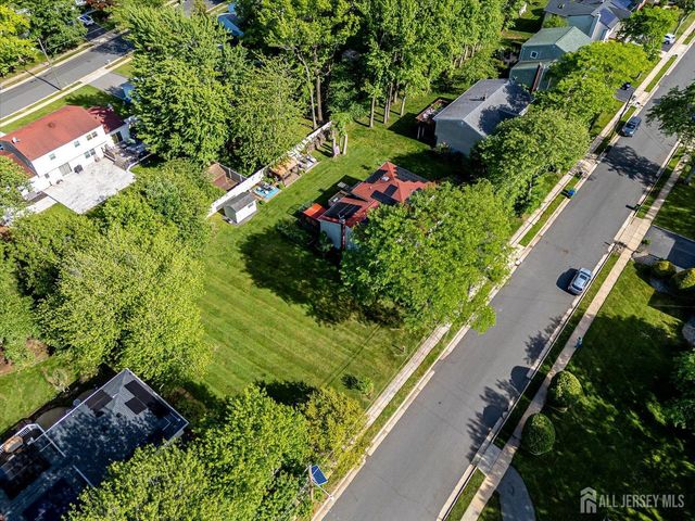 10 Falcon Drive, Edison, NJ 08820