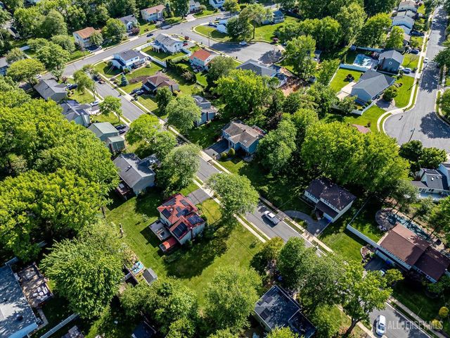10 Falcon Drive, Edison, NJ 08820