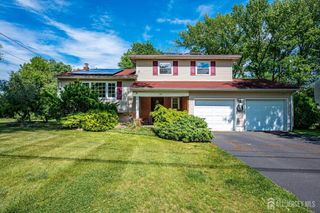 10 Falcon Drive, Edison, NJ 08820