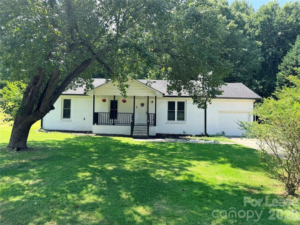 5819 Woodrock Court, Charlotte, NC 28214