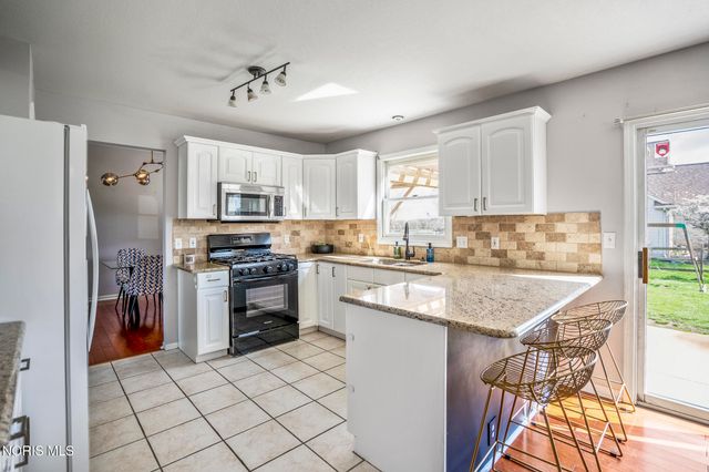 7210 W Lake Road, Perrysburg, OH 43551