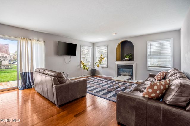 7210 W Lake Road, Perrysburg, OH 43551