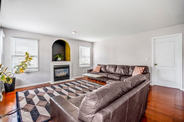 7210 W Lake Road, Perrysburg, OH 43551