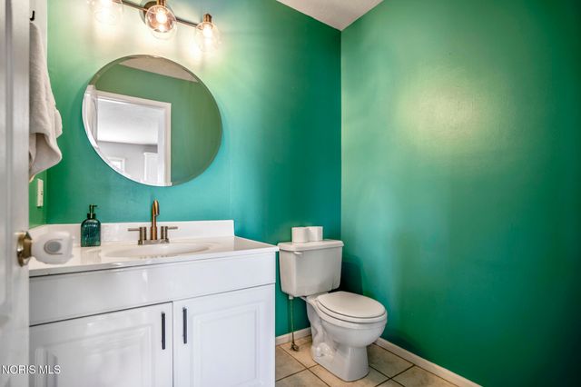 7210 W Lake Road, Perrysburg, OH 43551