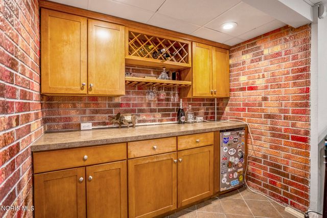 7210 W Lake Road, Perrysburg, OH 43551