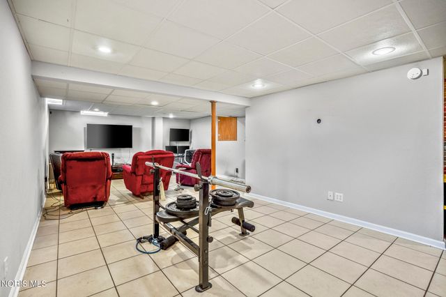 7210 W Lake Road, Perrysburg, OH 43551