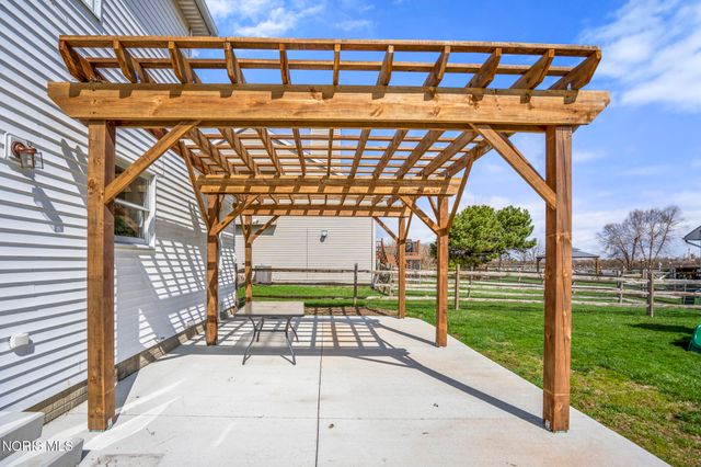 7210 W Lake Road, Perrysburg, OH 43551