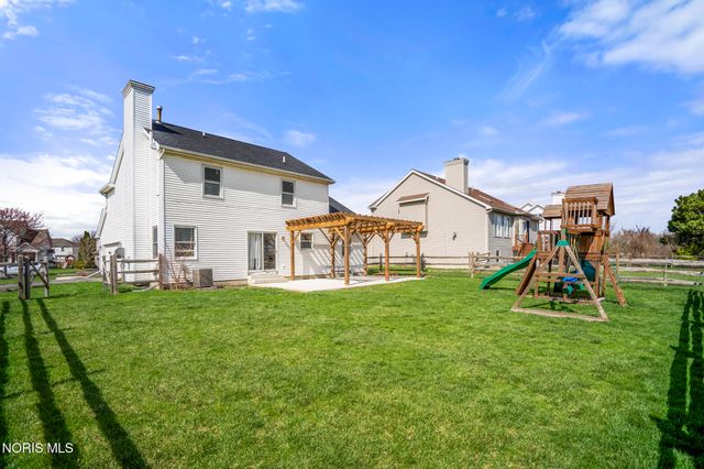 7210 W Lake Road, Perrysburg, OH 43551