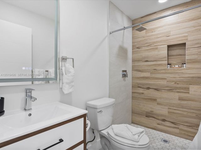 5731 SW 54th Ter, Davie, FL 33314